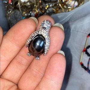 Brooch penguin